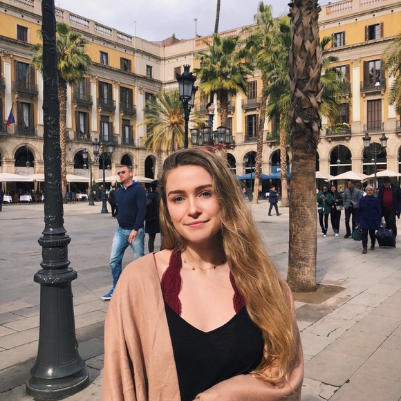 Meet your Posher, Nicki - Picture 4 of 8